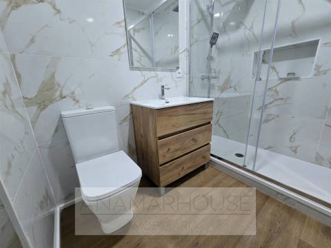 T1 Belas remodelado com terraço,Queluz,Lisboa