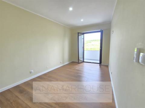 T1 Belas remodelado com terraço,Queluz,Lisboa