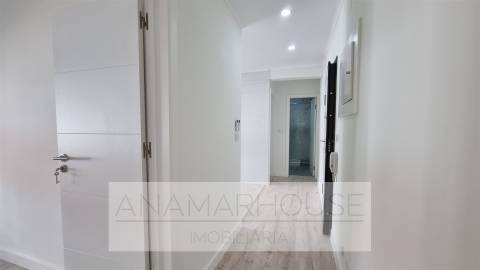 T3 Remodelado com varandas na Amadora, Mina De Água