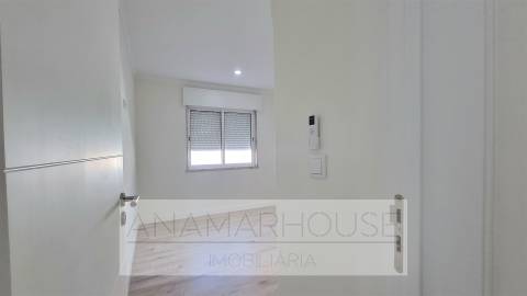 T3 Remodelado com varandas na Amadora, Mina De Água