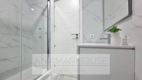 T3 Remodelado com varandas na Amadora, Mina De Água