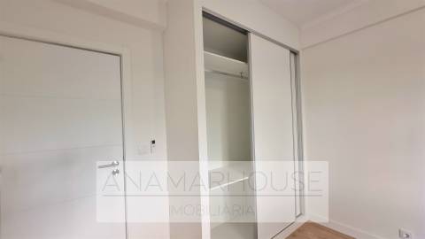 T3 Remodelado com varandas na Amadora, Mina De Água