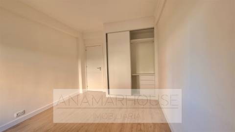 T3 Remodelado com varandas na Amadora, Mina De Água