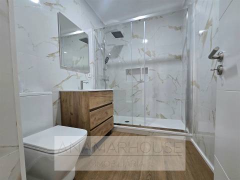 T3 Remodelado com varandas na Amadora, Mina De Água