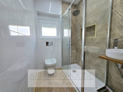 T3 Remodelado com varandas na Amadora, Mina De Água