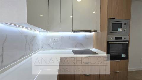 T3 Remodelado com varandas na Amadora, Mina De Água