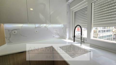 T3 Remodelado com varandas na Amadora, Mina De Água