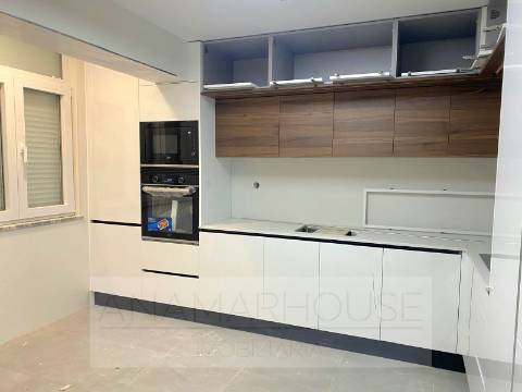 Prédio para investimento na Amadora