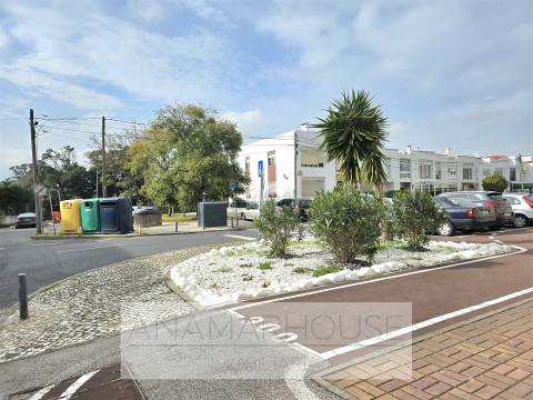 T3 Remodelado no Borel, Amadora,Ideal para Famílias, Jardins e campo de ténis.