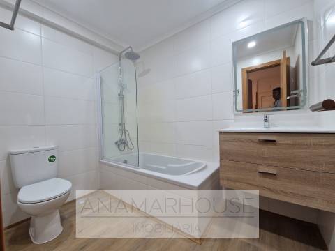 T3 Remodelado no Borel, Amadora,Ideal para Famílias, Jardins e campo de ténis.