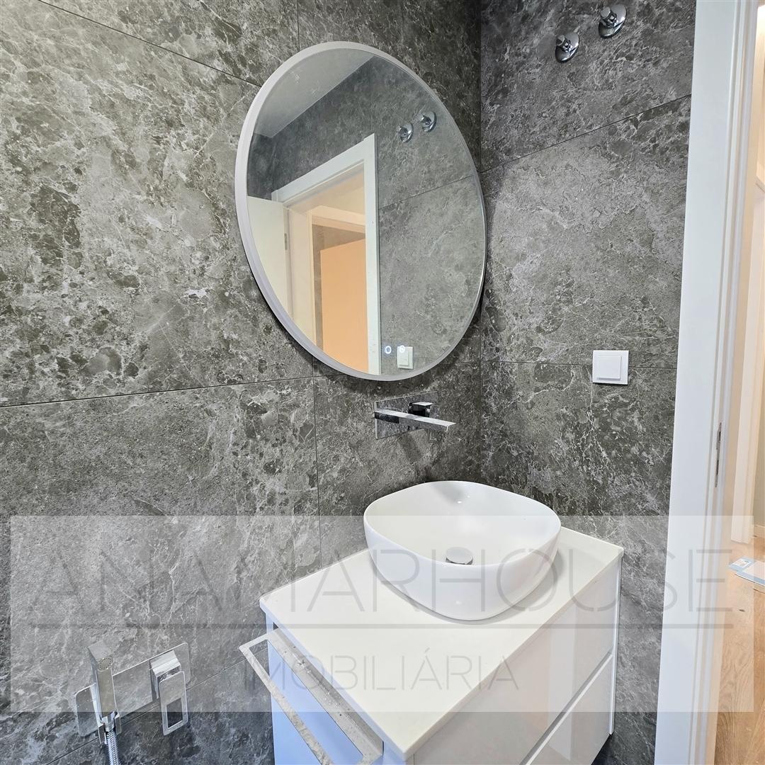 T1 Novo com Terraço | Prédio Reabilitado | Próximo da Estação da Amadora