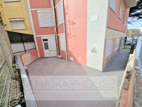 T1 Novo com Terraço | Prédio Reabilitado | Próximo da Estação da Amadora