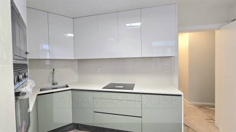 T1 Novo com Terraço | Prédio Reabilitado | Próximo da Estação da Amadora