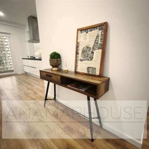 T3 Totalmente Remodelado com Home Staging | Varanda 10m² | Excelente Luminosidade-Benfica-Lisboa