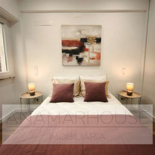 T3 Totalmente Remodelado com Home Staging | Varanda 10m² | Excelente Luminosidade-Benfica-Lisboa