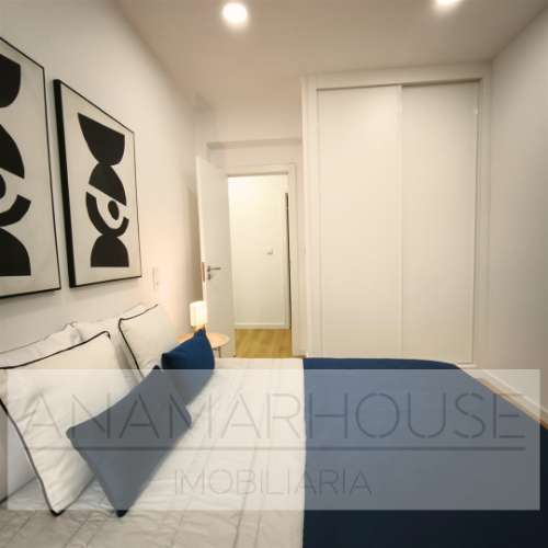 T3 Totalmente Remodelado com Home Staging | Varanda 10m² | Excelente Luminosidade-Benfica-Lisboa