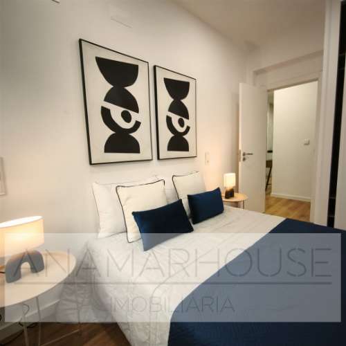 T3 Totalmente Remodelado com Home Staging | Varanda 10m² | Excelente Luminosidade-Benfica-Lisboa