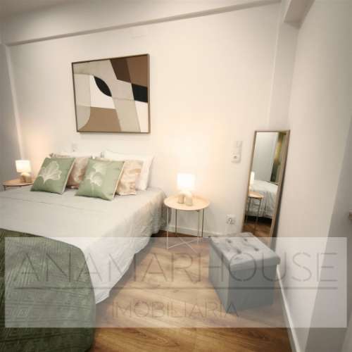 T3 Totalmente Remodelado com Home Staging | Varanda 10m² | Excelente Luminosidade-Benfica-Lisboa