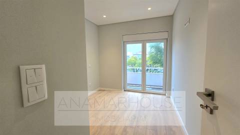 Apartamento T2 Venda em Mina de Água,Amadora