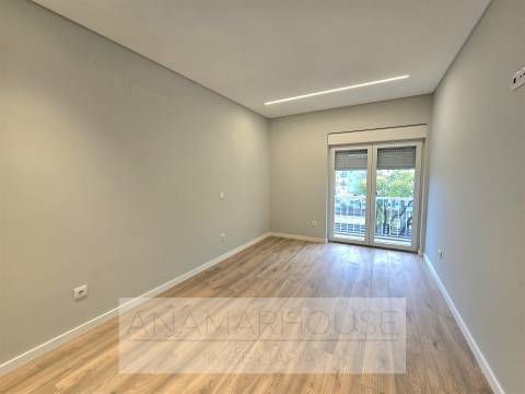 Apartamento T2 Venda em Mina de Água,Amadora