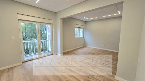 Apartamento T2 Venda em Mina de Água,Amadora