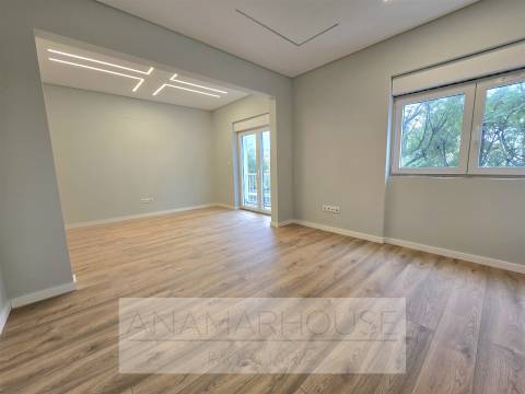 Apartamento T2 Venda em Mina de Água,Amadora