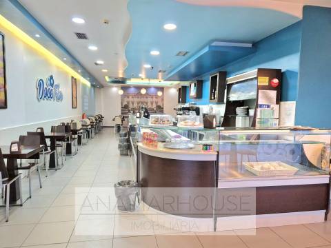 Pastelaria com 290m² em Queluz | Excelente Localização | Trespasse 75.000€