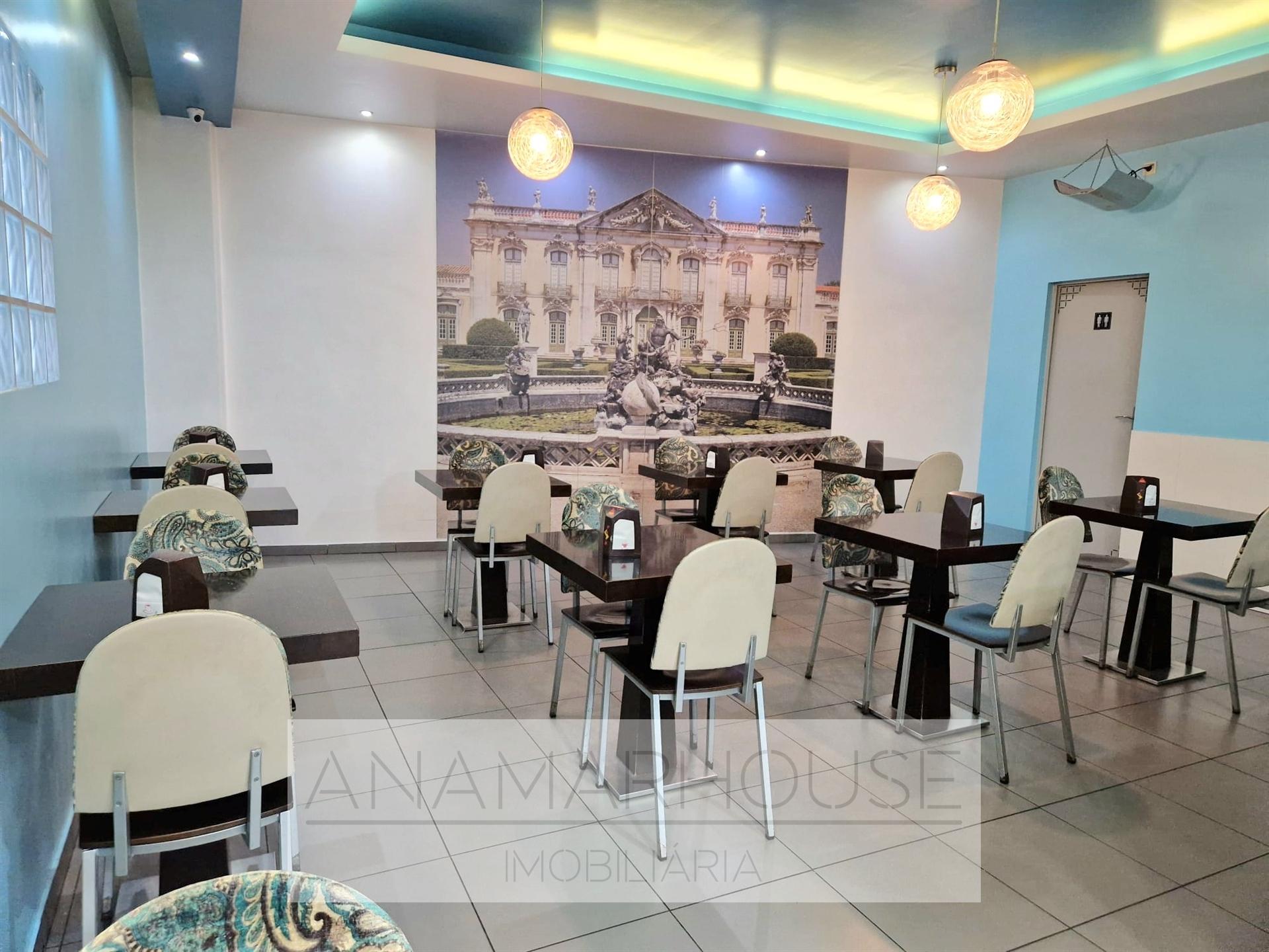 Pastelaria com 290m² em Queluz | Excelente Localização | Trespasse 75.000€