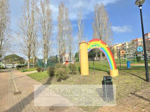 T3 Remodelado no Borel, Amadora,Ideal para Famílias, Jardins e campo de ténis.