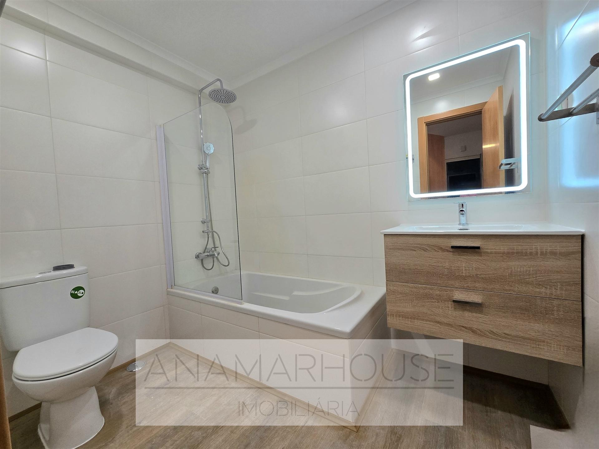 T3 Remodelado no Borel, Amadora,Ideal para Famílias, Jardins e campo de ténis.