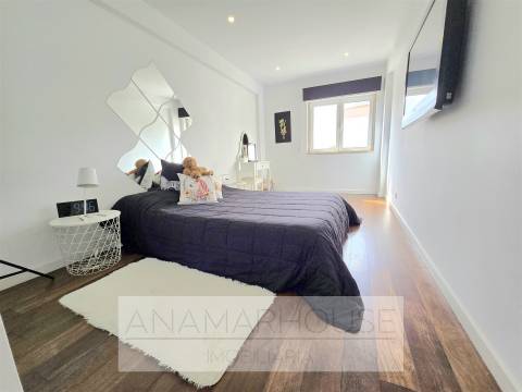 T2 Remodelado com Box para 2 Carros | Open Space 37m² | Vista Verde | Quinta do Mirante