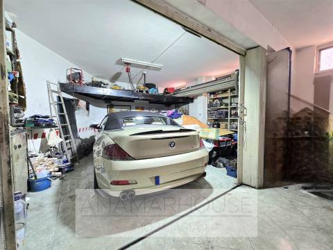 T2 Remodelado com Box para 2 Carros | Open Space 37m² | Vista Verde | Quinta do Mirante