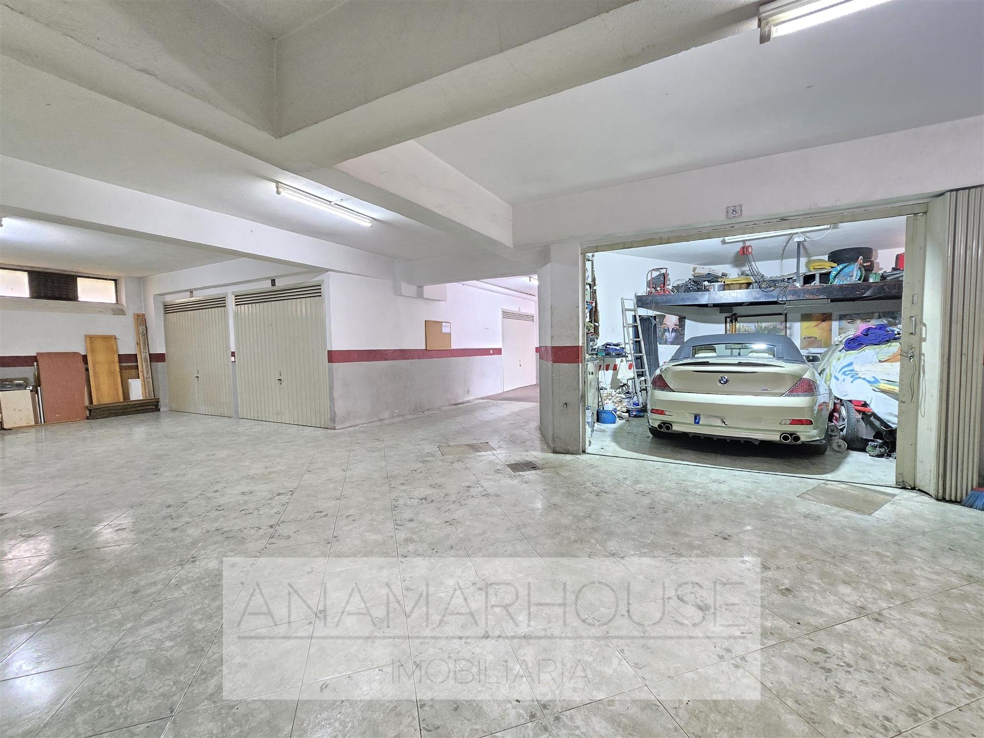T2 Remodelado com Box para 2 Carros | Open Space 37m² | Vista Verde | Quinta do Mirante