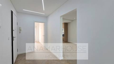 T3 Remodelado com varandas na Amadora, Mina De Água