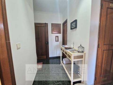 T2 com 80m² e 2 Varandas na Av. do Brasil | Junto ao Metro e Comboio | Amadora