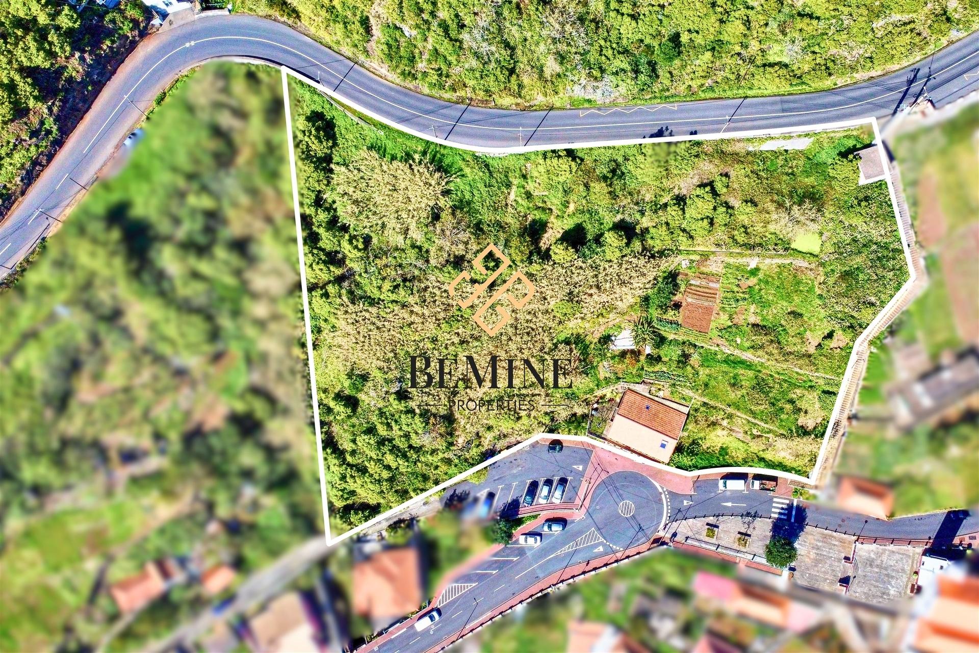 Terreno + Moradia T4 / Câmara de Lobos, Ilha da Madeira