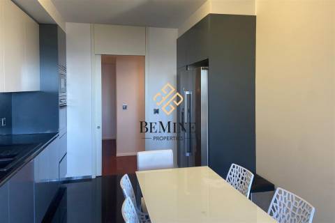 Edifício Séc. XXI 9 / Apartamento T4 / Rua João Paulo II, Funchal