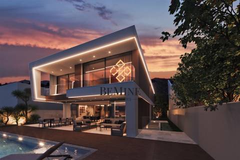 Villa Madeira / Moradia T4 / Funchal  - Ilha da Madeira