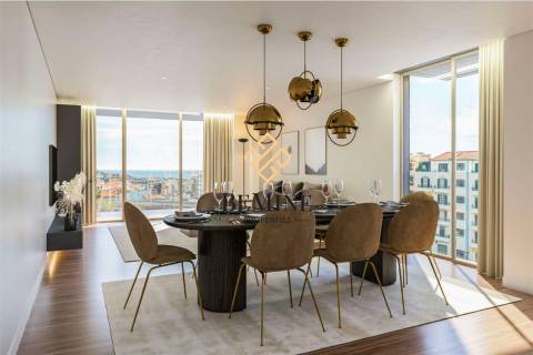 Edifício Hinton / Apartamento T4 / Funchal - Ilha da Madeira