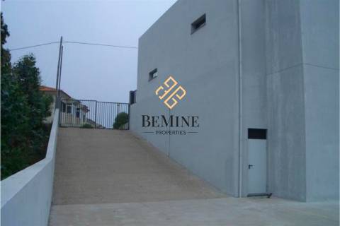 Terreno + Armazém / Santa Cruz - Ilha da Madeira