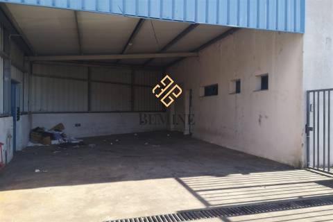 Terreno + Armazém / Santa Cruz - Ilha da Madeira