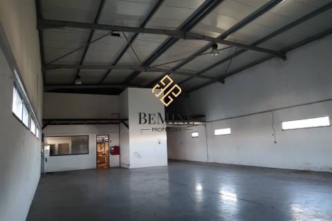 Terreno + Armazém / Santa Cruz - Ilha da Madeira