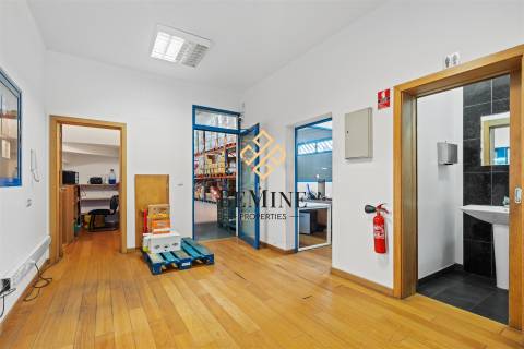 Armazém + Terreno / Santa Cruz - Ilha da Madeira