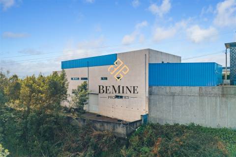 Armazém + Terreno / Santa Cruz - Ilha da Madeira