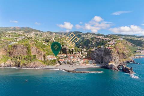 Terreno + Moradia + Anexo / Ponta do Sol, Ilha da Madeira