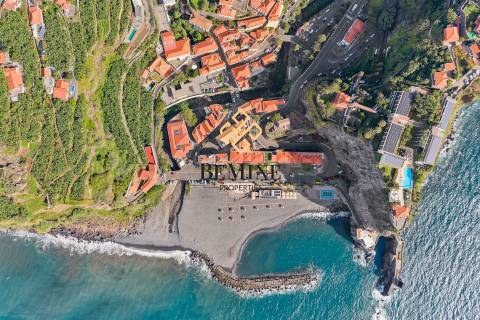 Terreno + Moradia + Anexo / Ponta do Sol, Ilha da Madeira