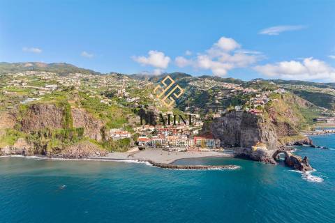 Terreno + Moradia + Anexo / Ponta do Sol, Ilha da Madeira