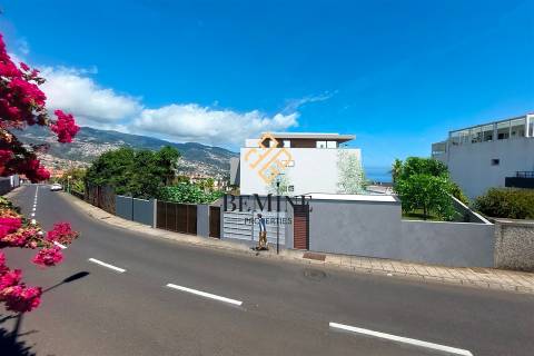 58 Virtudes / Apartamento T1 / Funchal - Ilha da Madeira