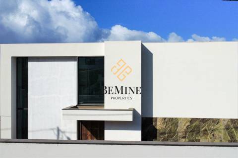 Villa  T3+1 / Moradia de Luxo / Vargem, Calheta - Ilha da Madeira