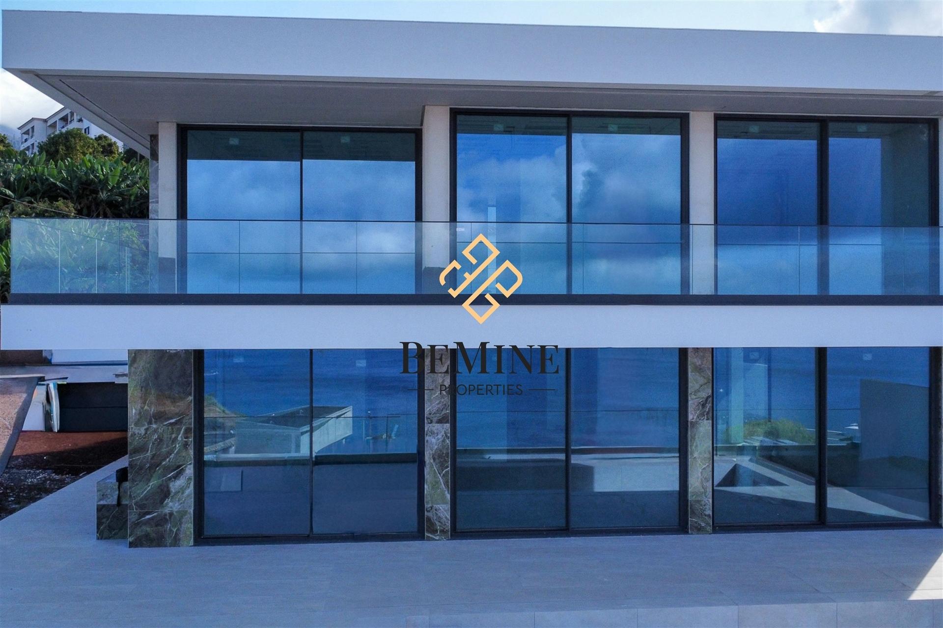 Villa  T3+1 / Moradia de Luxo / Vargem, Calheta - Ilha da Madeira